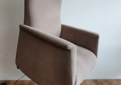 Draai-Sta op fauteuil van Prominent