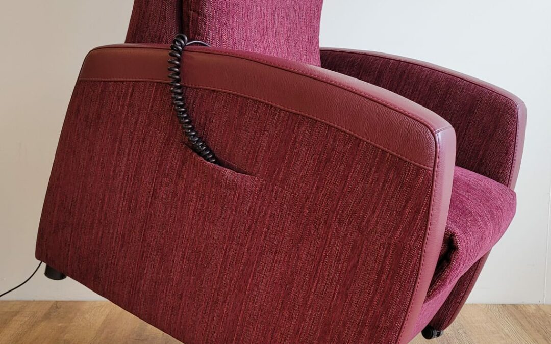 Sta-op- fauteuil van Mecam.