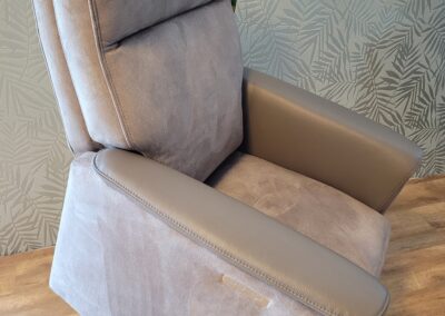 Draai-Sta-op- fauteuil van Mecam.