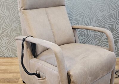 Sta op fauteuil .